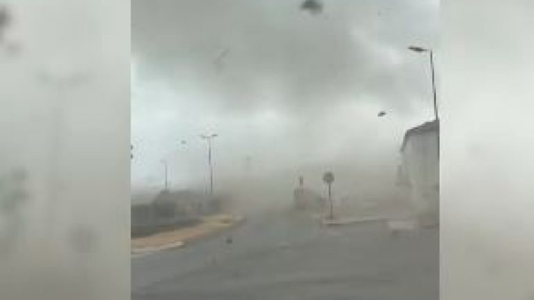 Γαλλία: 2 νεκροί ύστερα από σφοδρές καταιγίδες, 53.000 νοικοκυριά χωρίς ρεύμα - Δείτε βίντεο