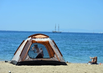 Γέμισαν οι παραλίες στην Κρήτη, στα ύψη ο υδράργυρος σε όλη τη χώρα – Σε ποια περιοχή η θερμοκρασία ξεπέρασε για πρώτη φορά φέτος τους 40°C!