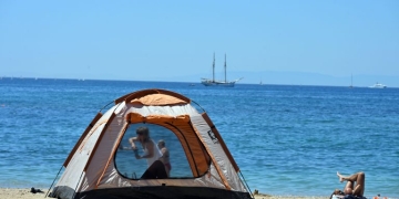 Γέμισαν οι παραλίες στην Κρήτη, στα ύψη ο υδράργυρος σε όλη τη χώρα – Σε ποια περιοχή η θερμοκρασία ξεπέρασε για πρώτη φορά φέτος τους 40°C!