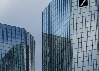 Γερμανία: 'Έφοδος στα γραφεία της Deutsche Bank στο πλαίσιο της έρευνας για το σκάνδαλο cum-cum