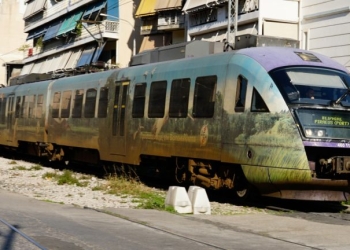Hellenic Train: Αποκαταστάθηκε η κυκλοφορία στον Προαστιακό στο τμήμα Πειραιάς – Κάτω Αχαρνές μετά από πυρκαγιά