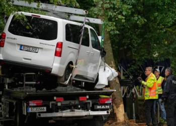Η αστυνομία σκότωσε τον δράστη της επίθεσης στο Βερολίνο - «Κινήθηκε με αιχμηρό αντικείμενο εναντίον των δυνάμεων ασφαλείας»