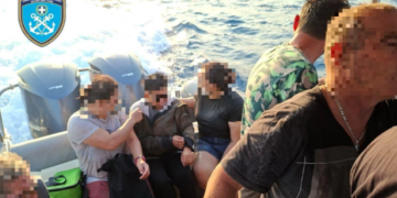 Η δραματική επιχείρηση του Λιμενικού για τη διάσωση πολιτών στον Άγιο Παύλο Ρεθύμνου - Δείτε βίντεο