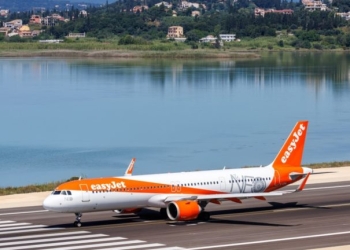 Η EasyJet βλέπει τα κέρδη της να καταρρέουν λόγω του πολέμου στον Περσικό