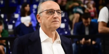 Η ΕΕΑ ανακάλεσε το πιστοποιητικό του Προμηθέα Πάτρας και κάλεσε σε ακρόαση τον Βαγγέλη Λιόλιο