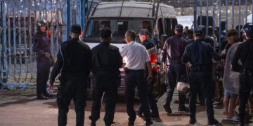 Η Γαλλία ενισχύει τους συνοριακούς ελέγχους με την Ισπανία μετά το πρωτοφανές μεταναστευτικό κύμα στη Θέουτα