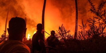 Η Γαλλία και η Ισπανία στις φλόγες: Οι τελευταίες εξελίξεις από τα πύρινα μέτωπα
