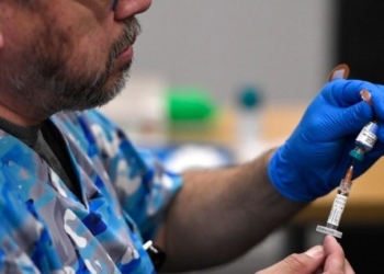 Η κυβέρνηση Τραμπ σχεδιάζει να καταργήσει την ασφάλιση υγείας και την επιχορήγηση φαρμάκων πολιτών άνω των 65