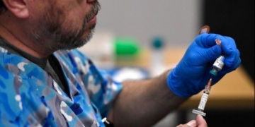 Η κυβέρνηση Τραμπ σχεδιάζει να καταργήσει την ασφάλιση υγείας και την επιχορήγηση φαρμάκων πολιτών άνω των 65