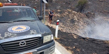 Η μάχη κατοίκων και πυροσβεστών έσωσε τη Μεσαρά – Στο «πορτοκαλί» την Τετάρτη η Κρήτη