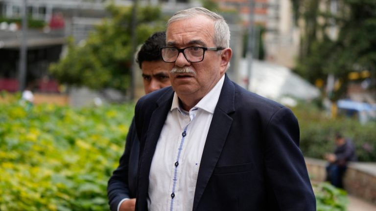 Ηγέτης των πρώην FARC της Κολομβίας προειδοποιεί για κλιμάκωση της βίας μετά τις απειλές του εκλεγμένου προέδρου
