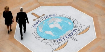 Interpol: Σχεδόν 6.000 συλλήψεις και κατάσχεση 300 εκατ. δολαρίων σε παγκόσμια επιχείρηση κατά της απάτης
