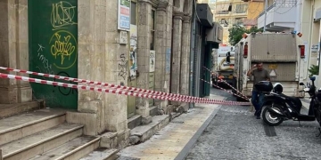 Ηράκλειο: Αποκολλήθηκαν τμήματα από ιστορικό κτίριο στο κέντρο