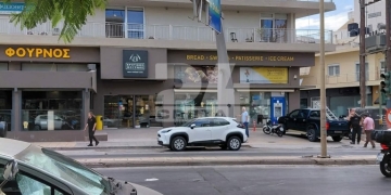 Ηράκλειο: Απορριμματοφόρο «ξήλωσε» πινακίδα στη λεωφόρο Δημοκρατίας