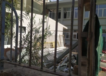 Ηράκλειο: Και 9η παράταση εργασιών στο σχολείο που εξελίσσεται σε “Γιοφύρι της Άρτας”