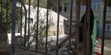 Ηράκλειο: Και 9η παράταση εργασιών στο σχολείο που εξελίσσεται σε “Γιοφύρι της Άρτας”