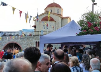 Ηράκλειο: Πλήθος πιστών στην Αγία Ειρήνη Χρυσοβαλάντου