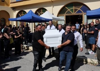 Ηράκλειο: Το τελευταίο αντίο στην δημοσιογράφο Μαρία Αντωνογιαννάκη - Δείτε φωτογραφίες