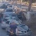 Ηράκλειο: Τρελή πορεία αυτοκινήτου – Διέλυσε σταθμευμένα ΙΧ και τούμπαρε στη μέση του δρόμου