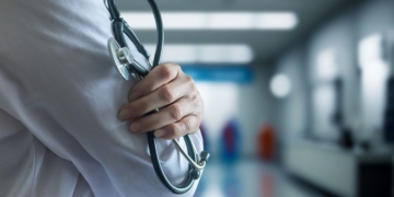 ΙΣΠ: Απερίφραστη καταδίκη για τα επεισόδια βίας στο Θριάσιο - «Οι ιατροί δεν είναι σάκοι του μποξ»