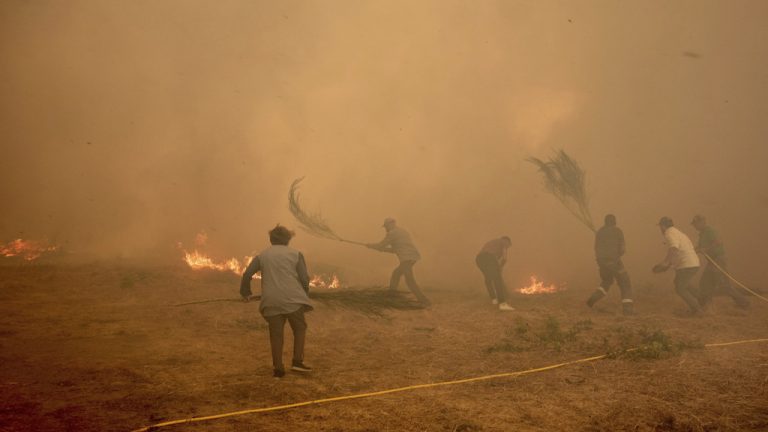 Ισπανία: Από την Πέμπτη έχουν καεί περίπου 66.000 στρέμματα από την πυρκαγιά στην Αλμερία