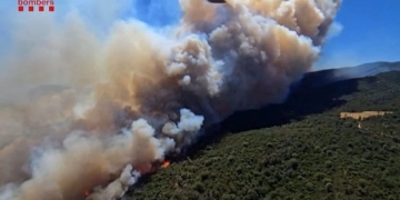Ισπανία: Οριοθετήθηκε η μεγάλη φωτιά στην Καταλονία - Φόβοι για αναζωπυρώσεις λόγω ζέστης