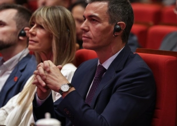Ισπανία: Σε δίκη για διαφθορά η σύζυγος του Σάντσεθ – Αίρεται η απαγόρευση εξόδου από τη χώρα