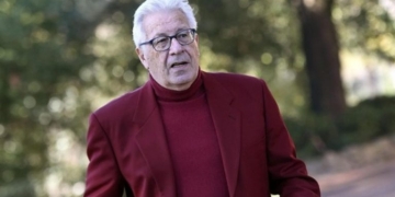 Ιταλία: Πέθανε ο γνωστός Ιταλός τραγουδιστής Πεπίνο Ντι Κάπρι