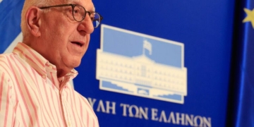 Κακλαμάνης προς Εθνική Πόλο: Υψώσατε και πάλι την ελληνική σημαία στην κορυφή