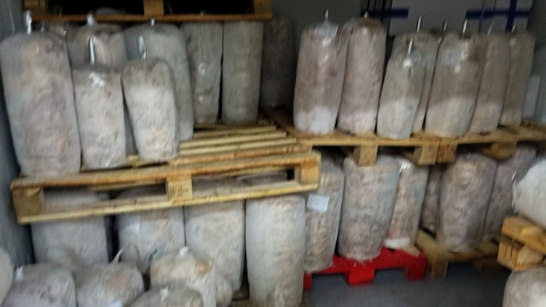 Κατασχέθηκαν 6,2 τόνοι κρεάτων από 20 επιχειρήσεις στην Αττική - Εντοπίστηκε παράνομο εργοστάσιο στο Ίλιον