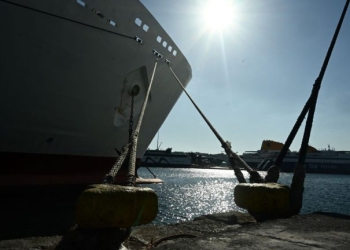 Καθυστέρηση στον απόπλου του SUPER FERRY στη Ραφήνα - Ταλαιπωρία για 380 επιβάτες