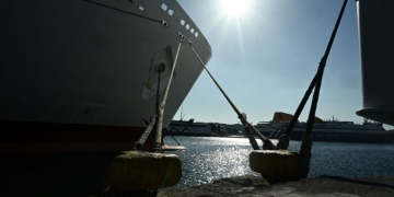 Καθυστέρηση στον απόπλου του SUPER FERRY στη Ραφήνα - Ταλαιπωρία για 380 επιβάτες