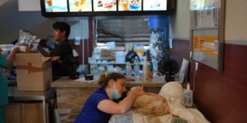 Κέντρο διάσωσης ζώων "McDonald’s": Οι Βενεζουελάνοι έφτιαξαν ένα προσωρινό θεραπετήριο για τα κατοικίδια (Φωτό)