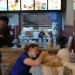 Κέντρο διάσωσης ζώων "McDonald’s": Οι Βενεζουελάνοι έφτιαξαν ένα προσωρινό θεραπετήριο για τα κατοικίδια (Φωτό)