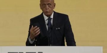 Κολίνα: «Η διαιτησία της FIFA δεν μπορεί να επηρεαστεί, ούτε καν από τον Ινφαντίνο»
