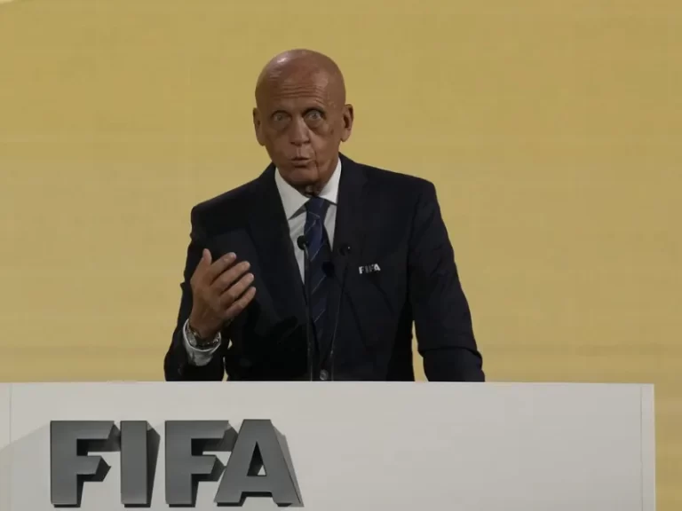 Κολίνα: «Η διαιτησία της FIFA δεν μπορεί να επηρεαστεί, ούτε καν από τον Ινφαντίνο»