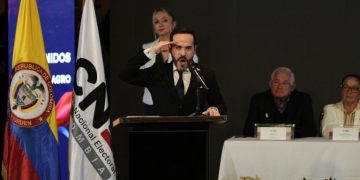 Κολομβία: Ο εκλεγμένος πρόεδρος δε λα Εσπριέγια κατηγορεί τον Πέτρο για «απόπειρα πραξικοπήματος»