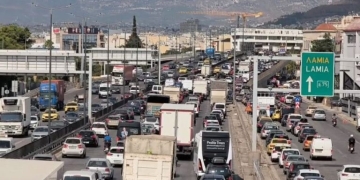 Κορυφώνεται η έξοδος των αδειούχων: Στο «κόκκινο» ο Κηφισός και οι βασικές αρτηρίες της Αττικής - Βίντεο
