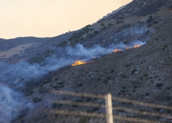 Κρήτη: Δυσοίωνη πρόγνωση για τους ανέμους την ώρα που μαίνονται οι μεγάλες πυρκαγιές
