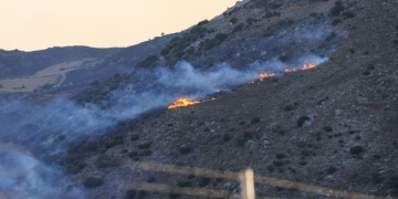 Κρήτη: Δυσοίωνη πρόγνωση για τους ανέμους την ώρα που μαίνονται οι μεγάλες πυρκαγιές