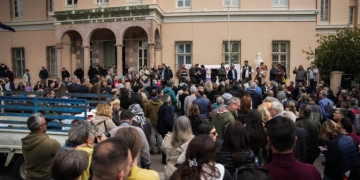 Λέσβος: Διαμαρτυρία κτηνοτρόφων έξω από το Λιμεναρχείο Μυτιλήνης – Στο επίκεντρο οι διώξεις για τις κινητοποιήσεις