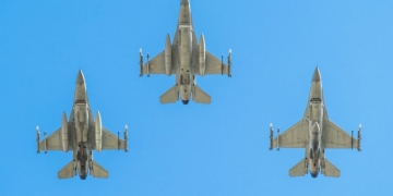 Μαχητικά του ΝΑΤΟ απογειώθηκαν μετά από ύποπτο ρωσικό πύραυλο που εισήλθε στον πολωνικό εναέριο χώρο