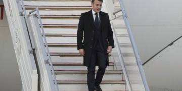 Μακρόν: Έφτασε στη Συρία σε μία «ιστορική» επίσκεψη για τη χώρα