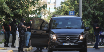 Marfin: Ένταλμα για ανθρωποκτονία από πρόθεση κατά συρροή για τους συλληφθέντες - Έλαβαν προθεσμία να απολογηθούν την Τρίτη