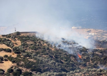 Με «οδηγό» τον άνεμο καίει η φωτιά στο νότιο Ρέθυμνο-Τι ρόλο έπαιξαν στροβιλισμοί και κηλιδώσεις