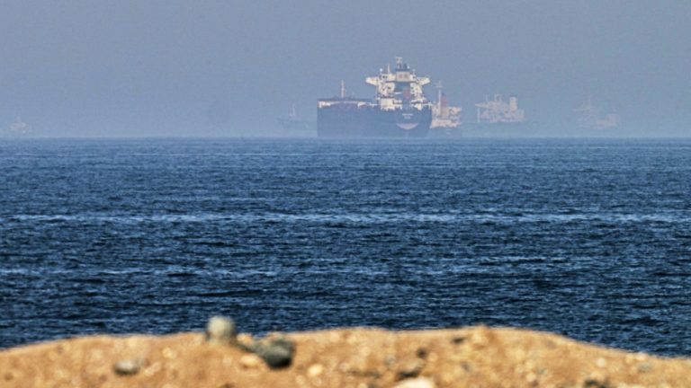 Μονοψήφιος αριθμός πλοίων πέρασαν το Στενό του Ορμούζ την Παρασκευή