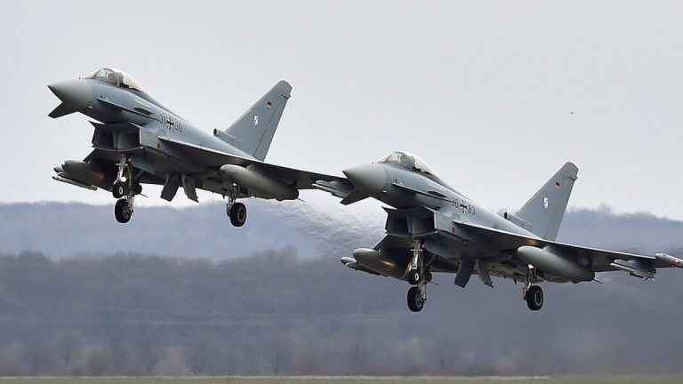 NATO: Οι Ευρωπαίοι καλύπτουν τα αμυντικά κενά των ΗΠΑ - «Αγκάθι» τα στρατηγικά βομβαρδιστικά