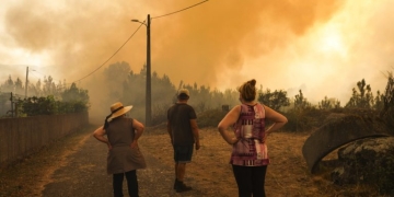 Νότια Ευρώπη: Μάχη με τις φλόγες σε Γαλλία, Ισπανία, Πορτογαλία