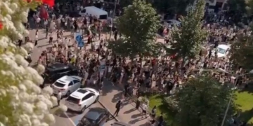 Ουκρανία: Διορίστηκε πρωθυπουργός ο Κορέτσκι - Έντονες διαδηλώσεις για την αποπομπή του Υπ. Άμυνας