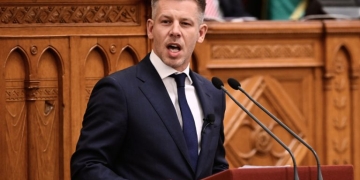 Ουγγαρία: Η κυβέρνηση κατέθεσε νομοσχέδιο για τη θέσπιση ενός γραφείου κατά της διαφθοράς